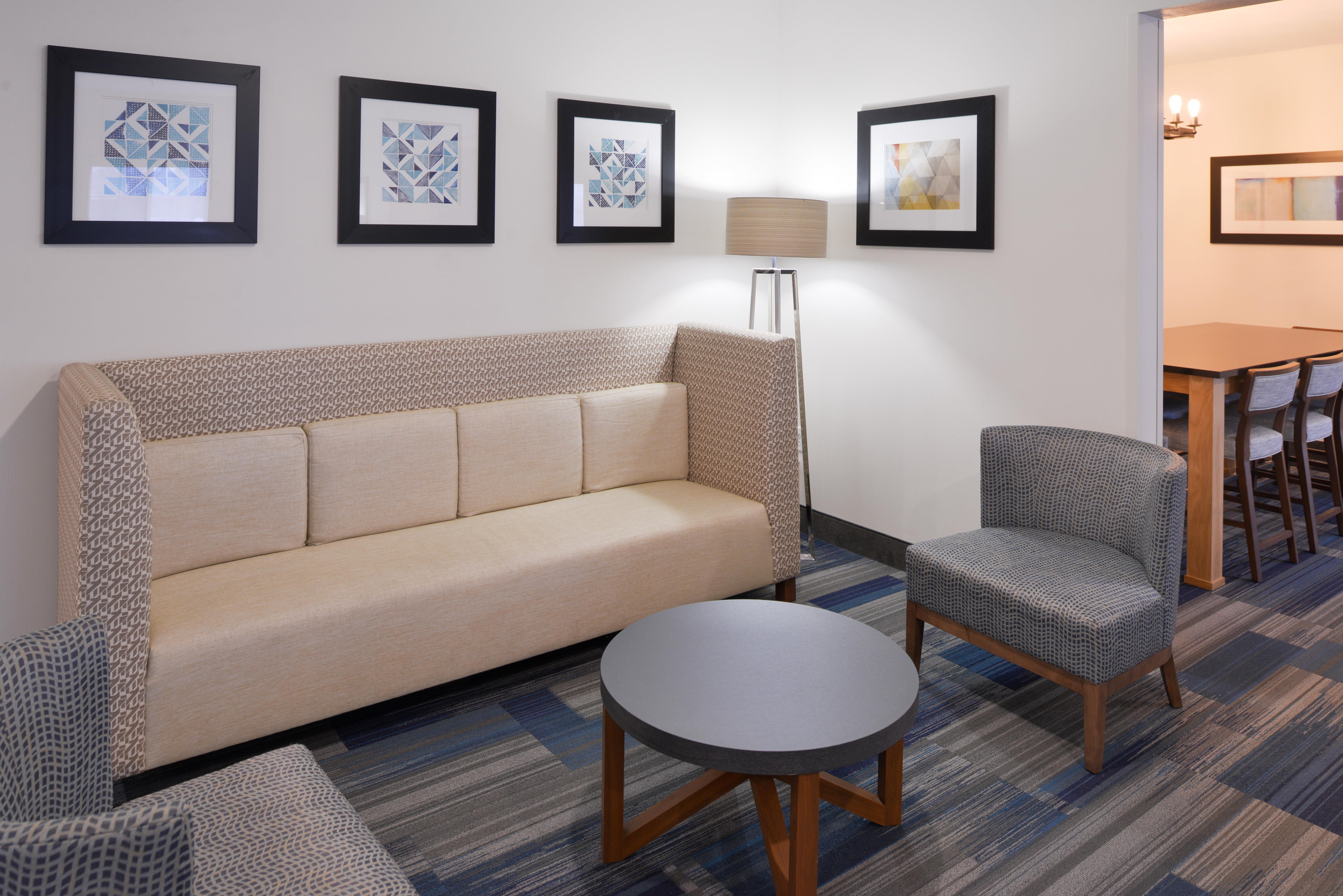 Holiday Inn Express Hotel & Suites Sioux Falls At Empire Mall By Ihg Dış mekan fotoğraf