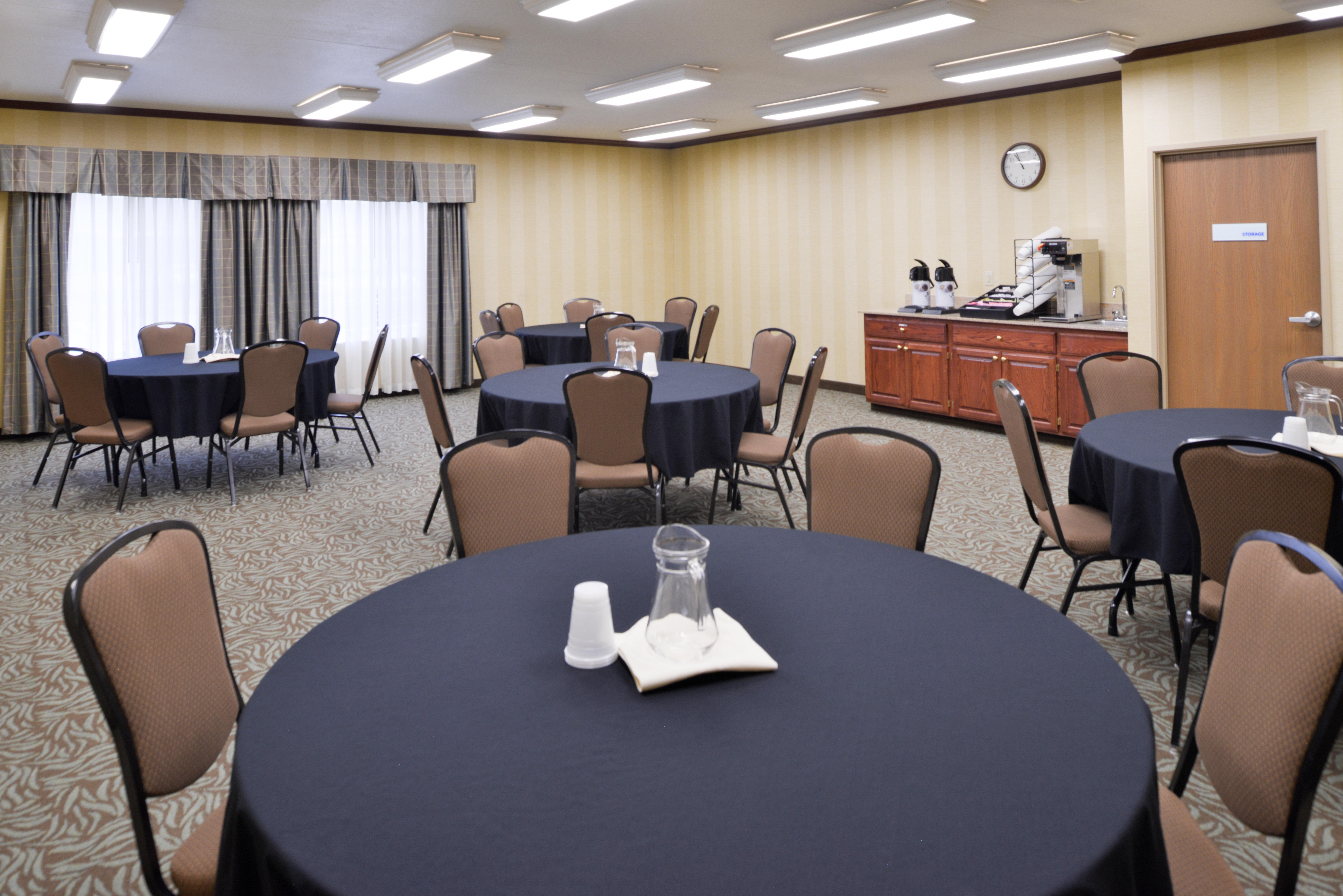 Holiday Inn Express Hotel & Suites Sioux Falls At Empire Mall By Ihg Dış mekan fotoğraf