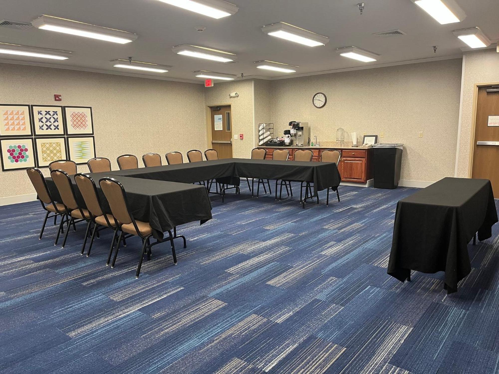 Holiday Inn Express Hotel & Suites Sioux Falls At Empire Mall By Ihg Dış mekan fotoğraf